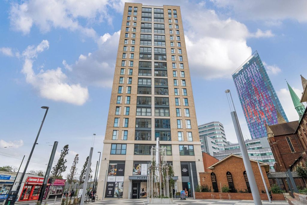 Property photo 2 of 17