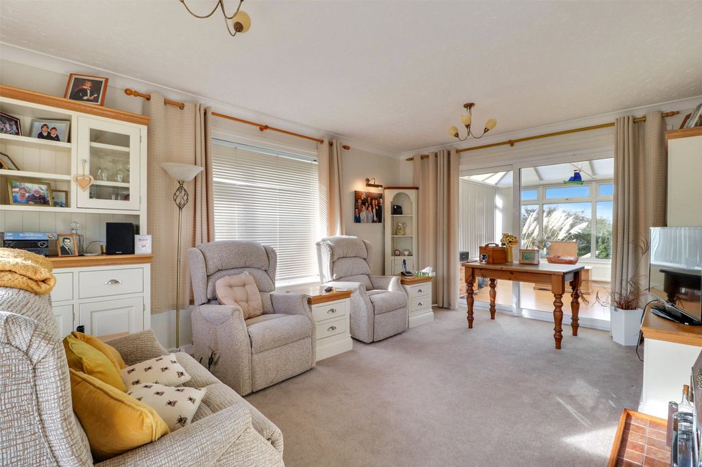 Property photo 2 of 21 Picture No. 04