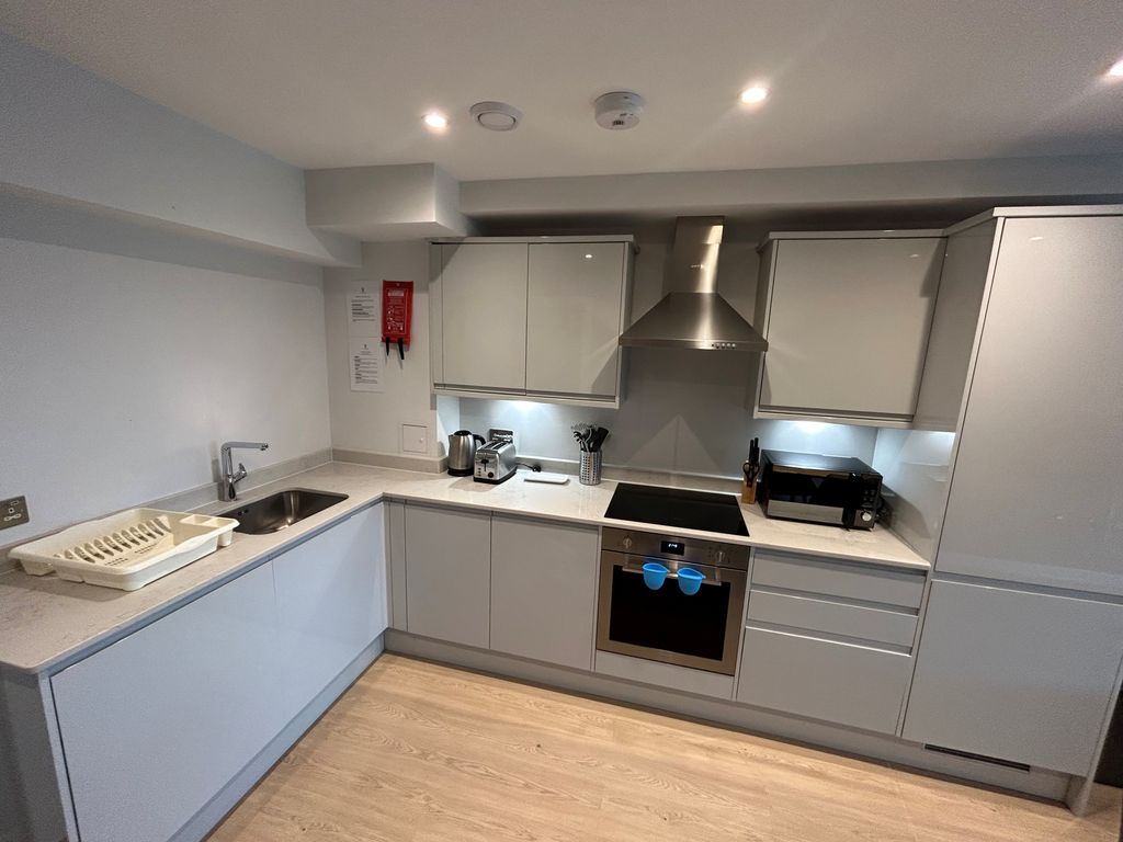 Property photo 2 of 7 Bedroom