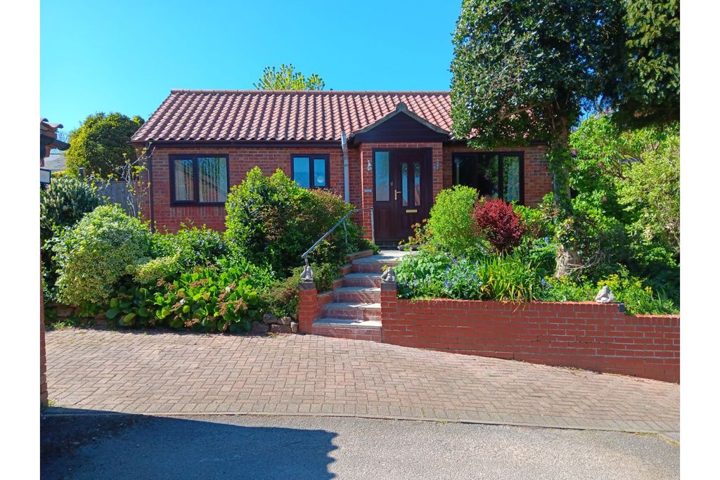 Property photo 1 of 17
