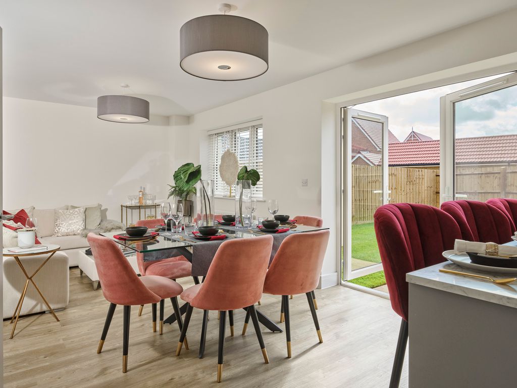 Property photo 2 of 10 242046-008