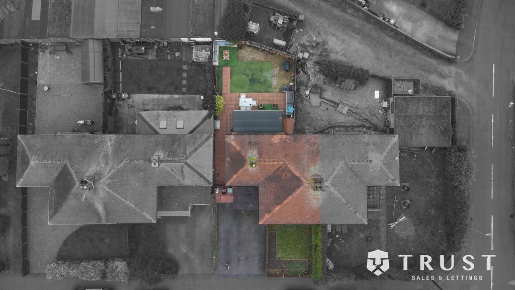 Property photo 2 of 31