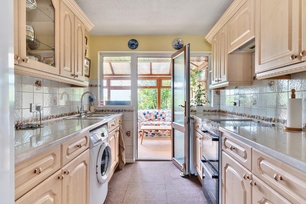 Property photo 3 of 15 Kitchen