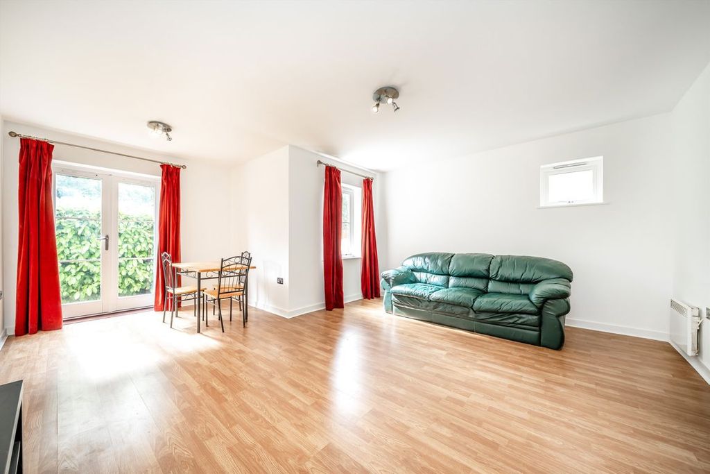 Property photo 2 of 6