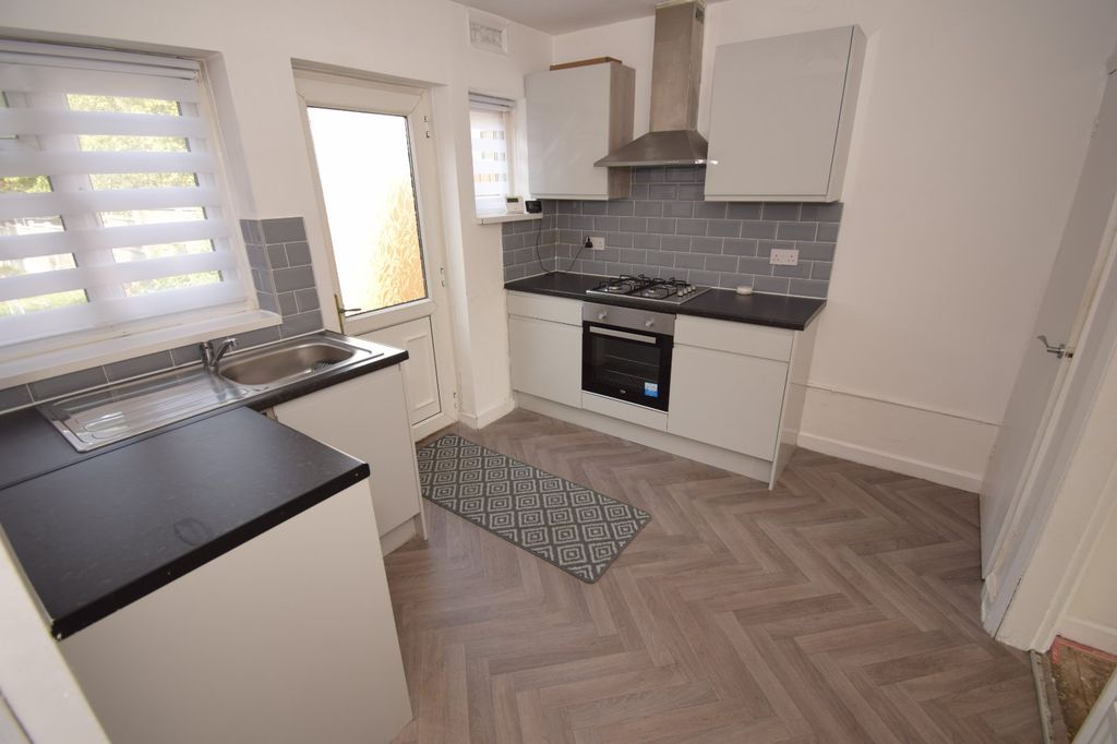 Property photo 3 of 15 Kitchen