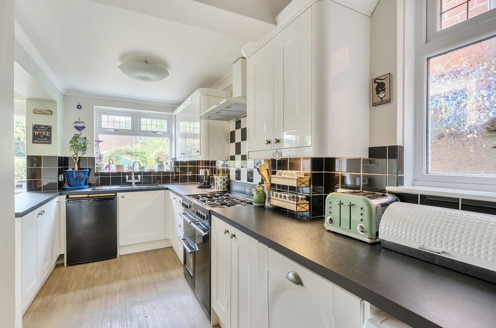 Property photo 3 of 14 1370385-35-68Fa3A...