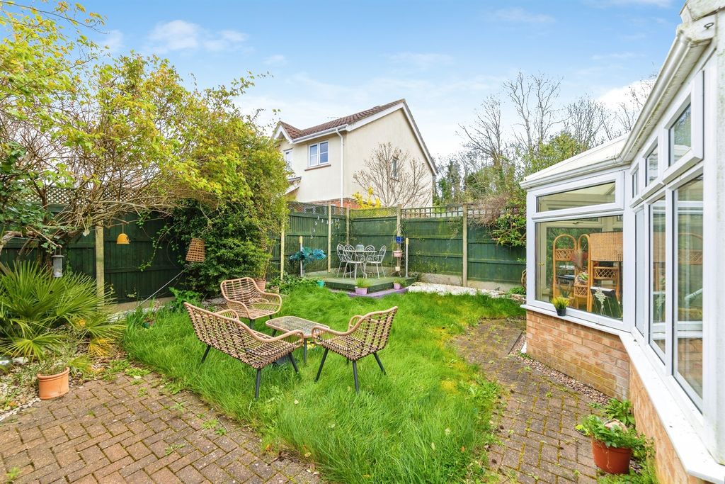 Property photo 2 of 21