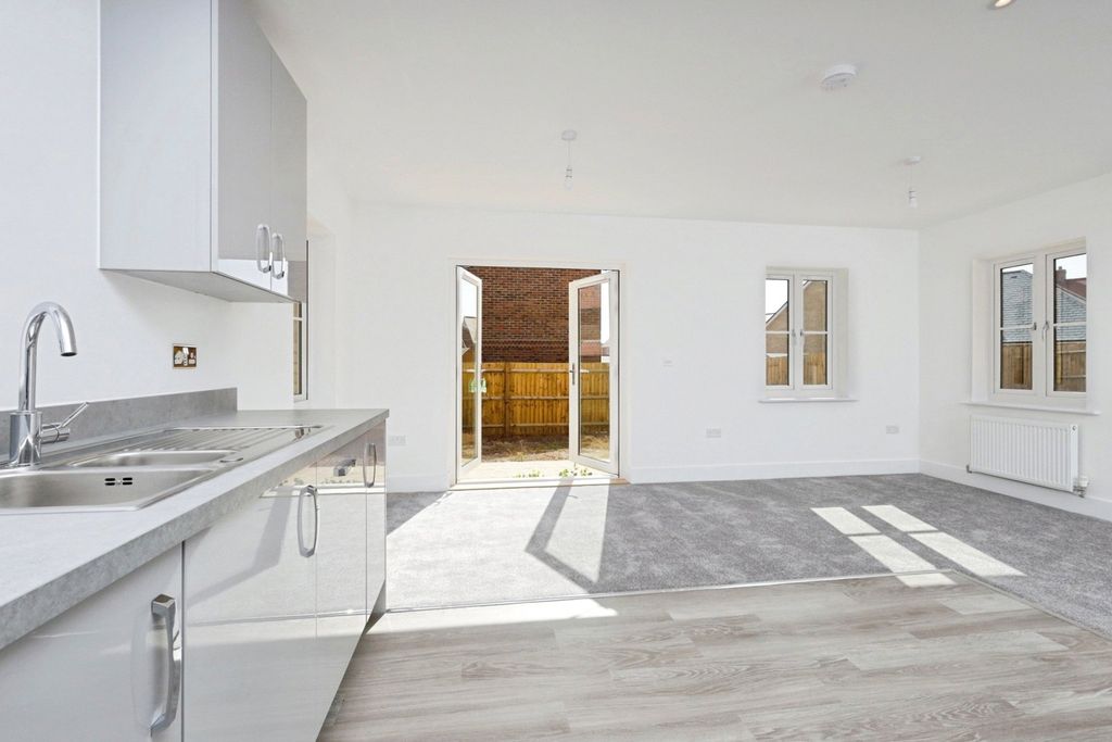 Property photo 3 of 12 Kitchen Living Diner