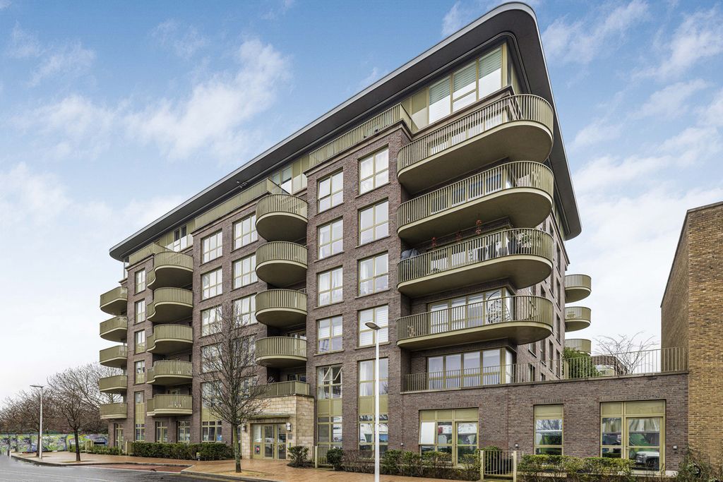 Property photo 1 of 12