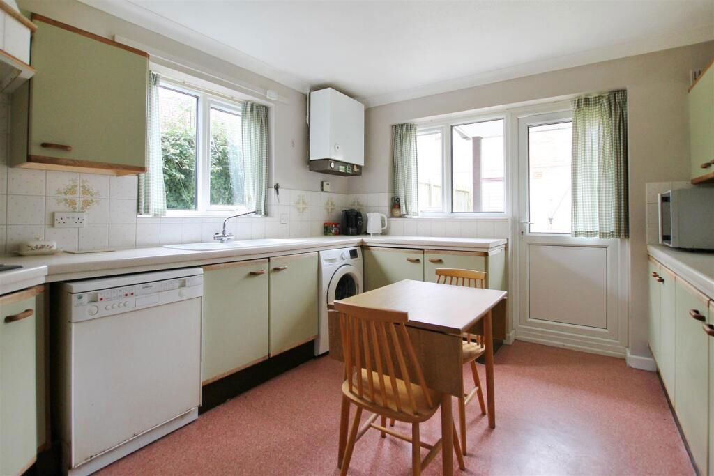 Property photo 3 of 16