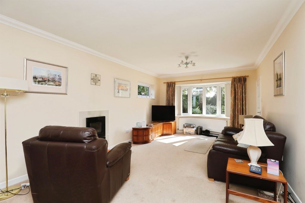 Property photo 2 of 17