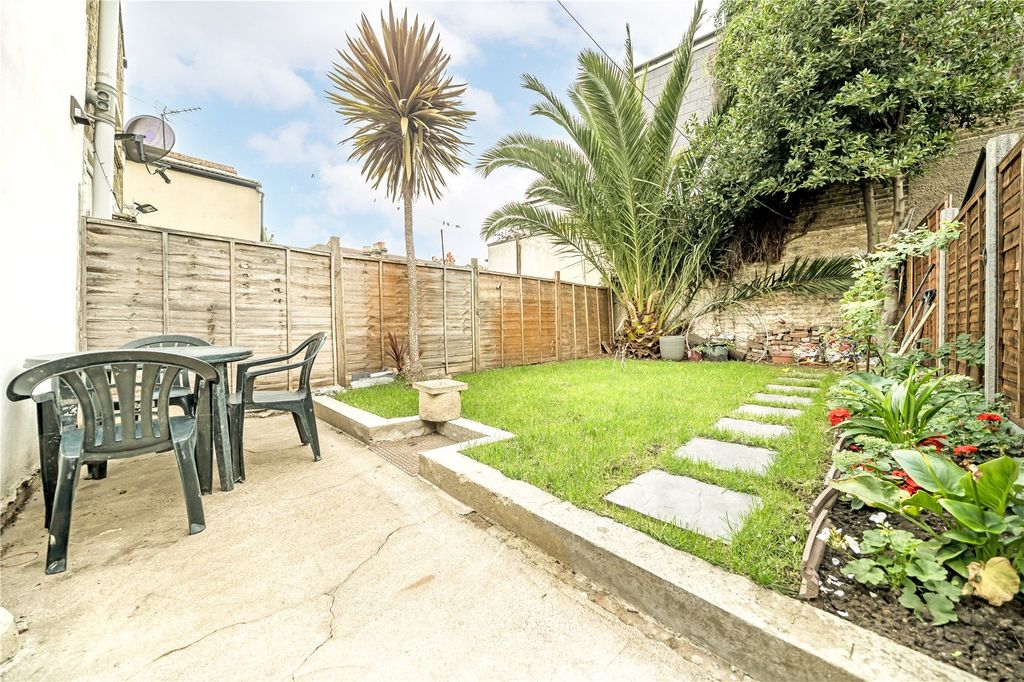 Property photo 1 of 11 Picture No. 10