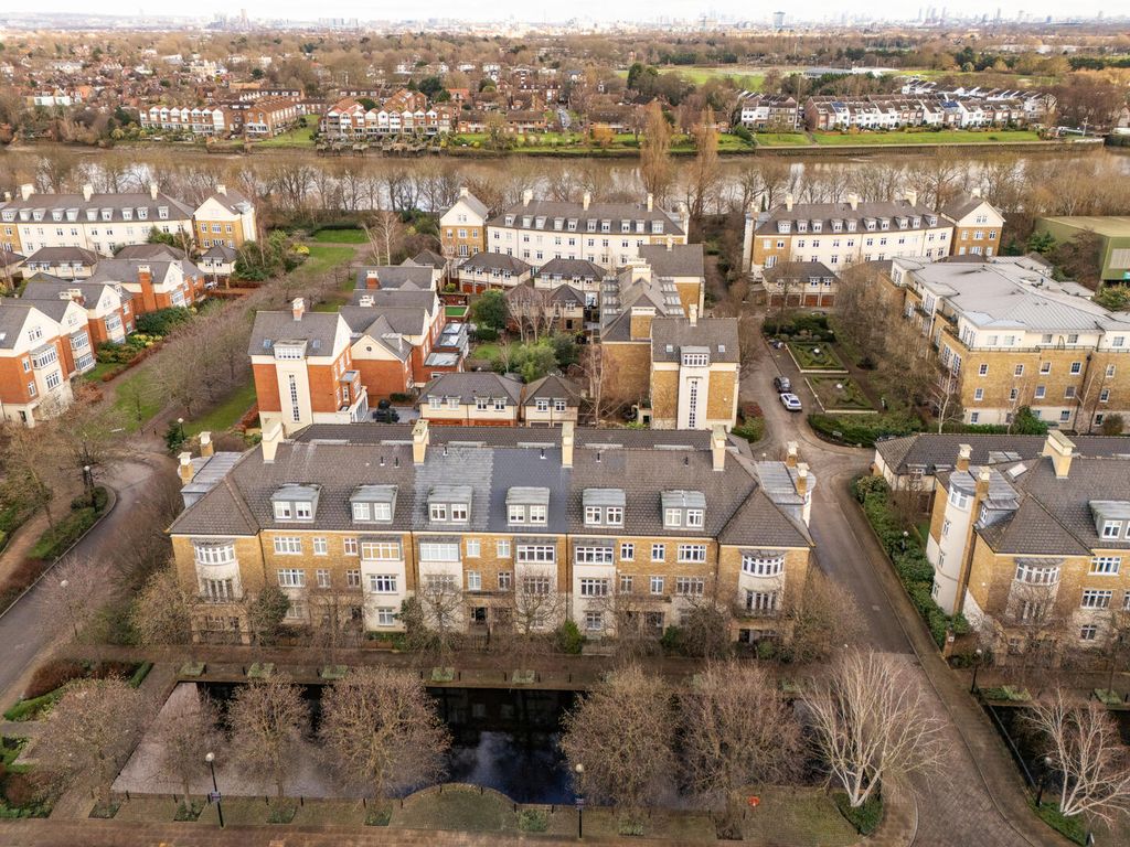 Property photo 1 of 20 Exterior