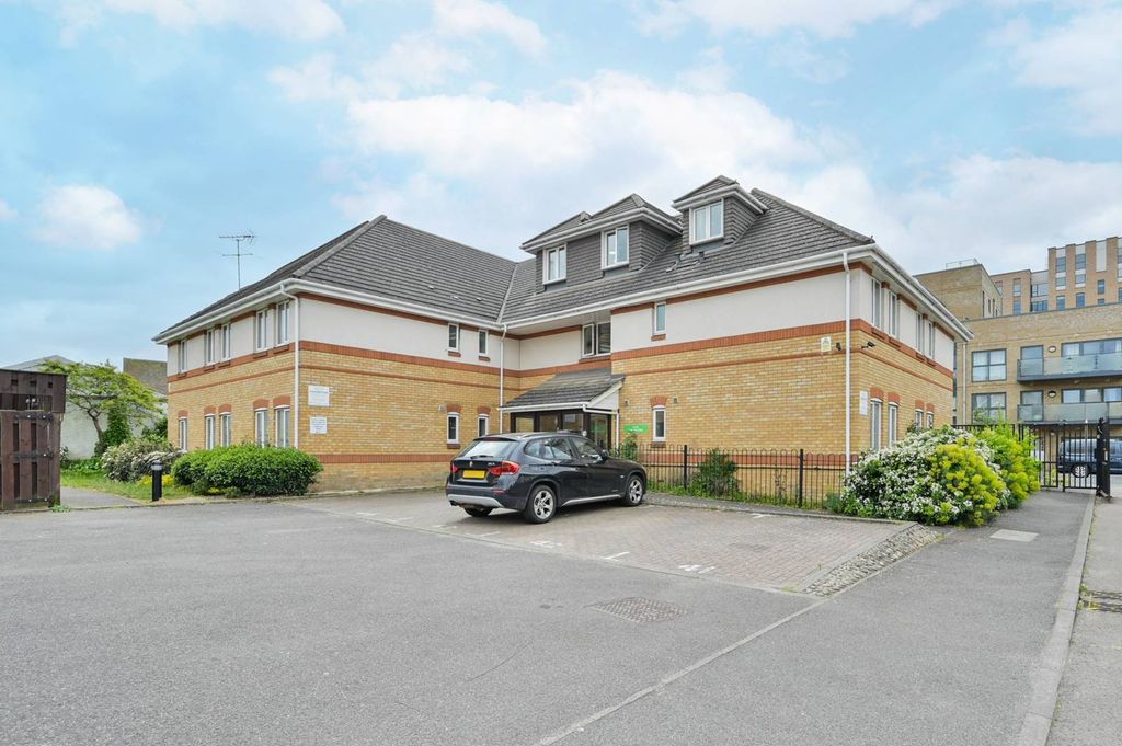 Property photo 1 of 9