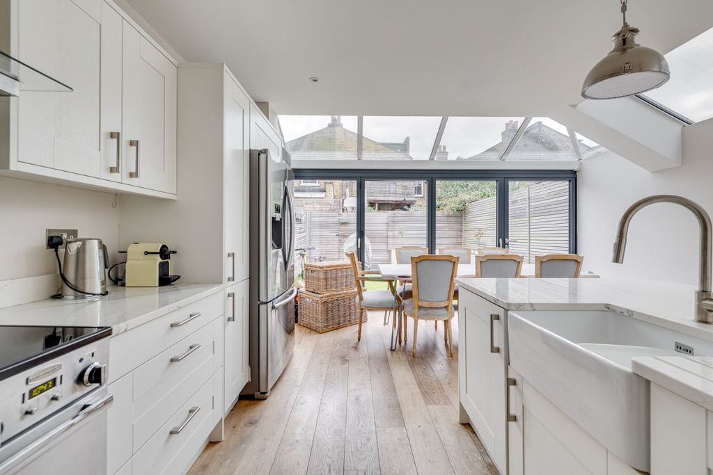 Property photo 2 of 22