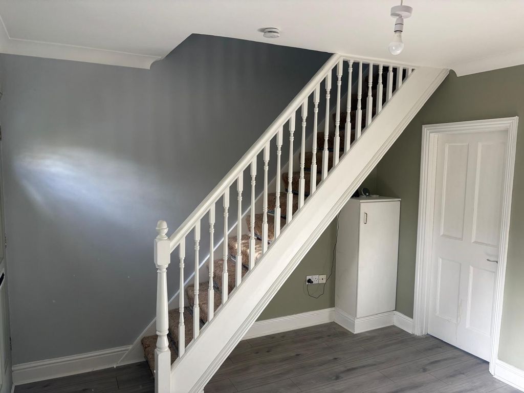 Property photo 3 of 19 Living Room