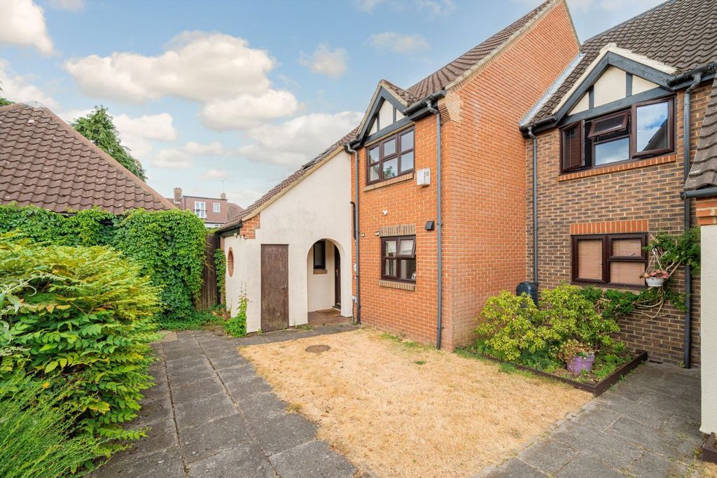 Property photo 1 of 7