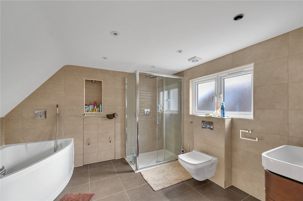 Property photo 2 of 37 Picture-No-42-8