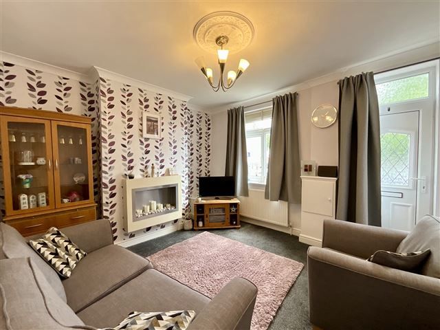 Property photo 2 of 16 Lounge