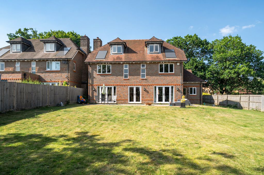 Property photo 1 of 18 1493038-12-6A5660...