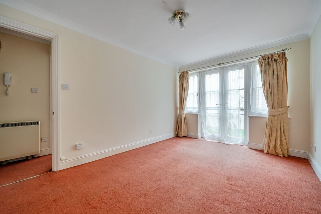 Property photo 3 of 12