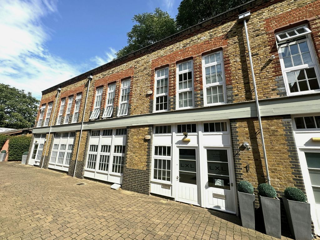 Property photo 1 of 10 Blake Mews 1.Jpg