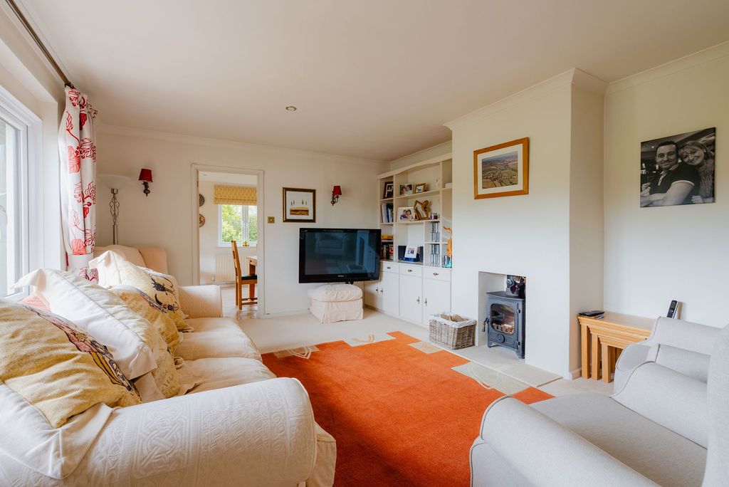 Property photo 3 of 41