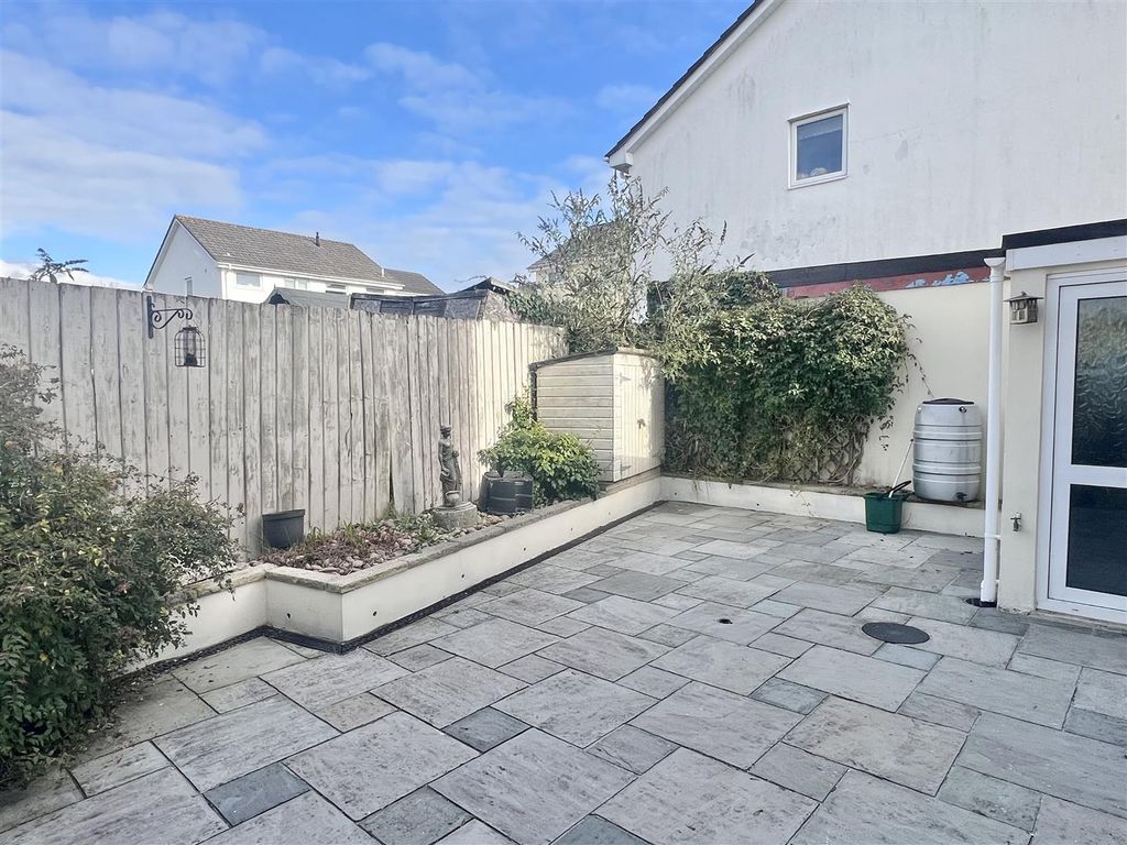 Property photo 3 of 16 Rear