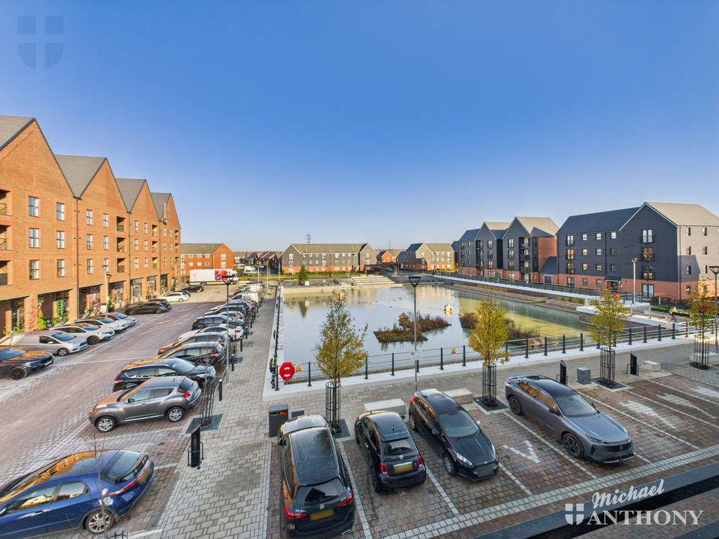 Property photo 2 of 8 Cam03852G0-Pr0485-Still006