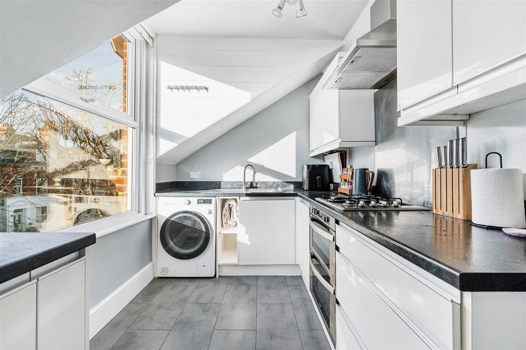 Property photo 3 of 10