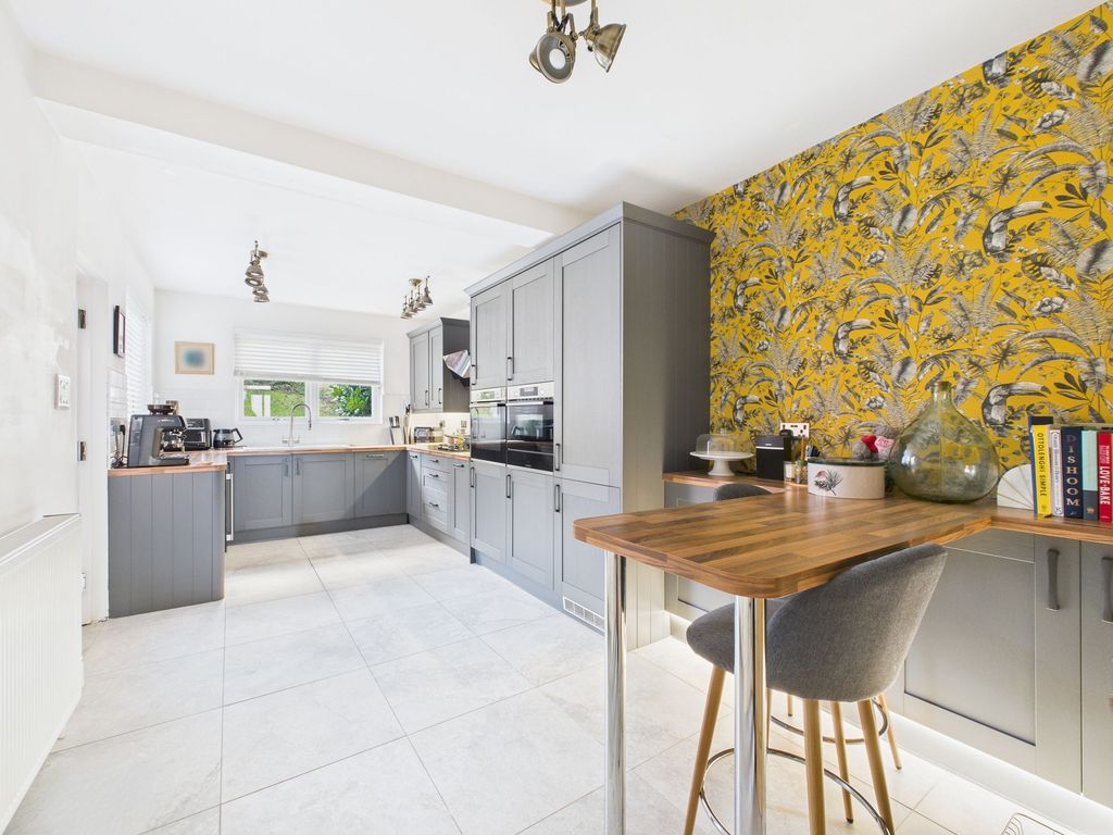 Property photo 3 of 22 Breakfast Kitchen