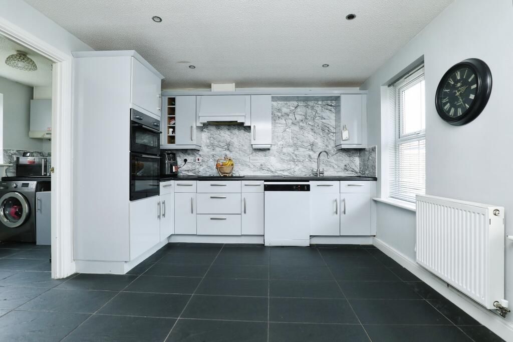 Property photo 2 of 14 Img_0190