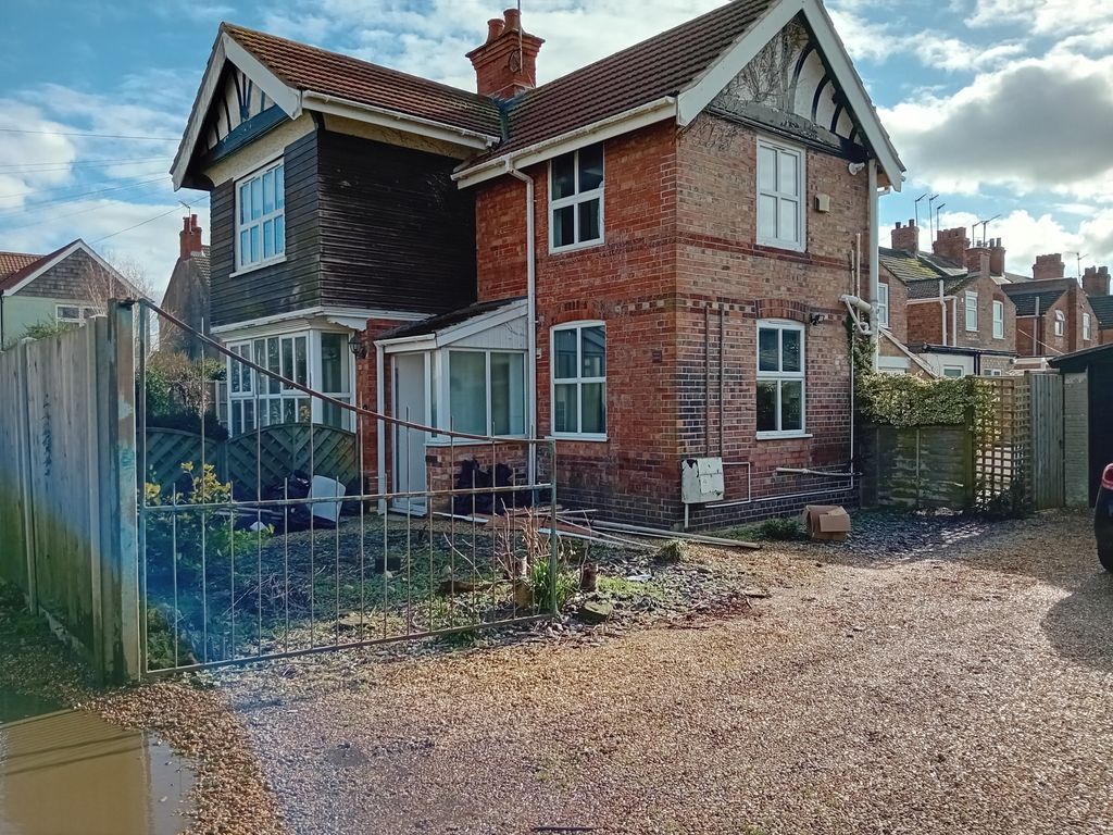 Property photo 1 of 12 Front
