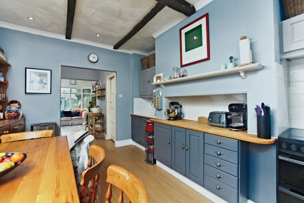 Property photo 3 of 21 Kitchen