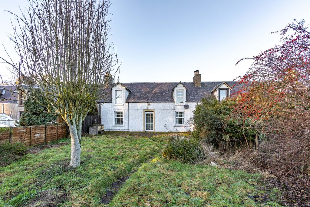 Property photo 2 of 34