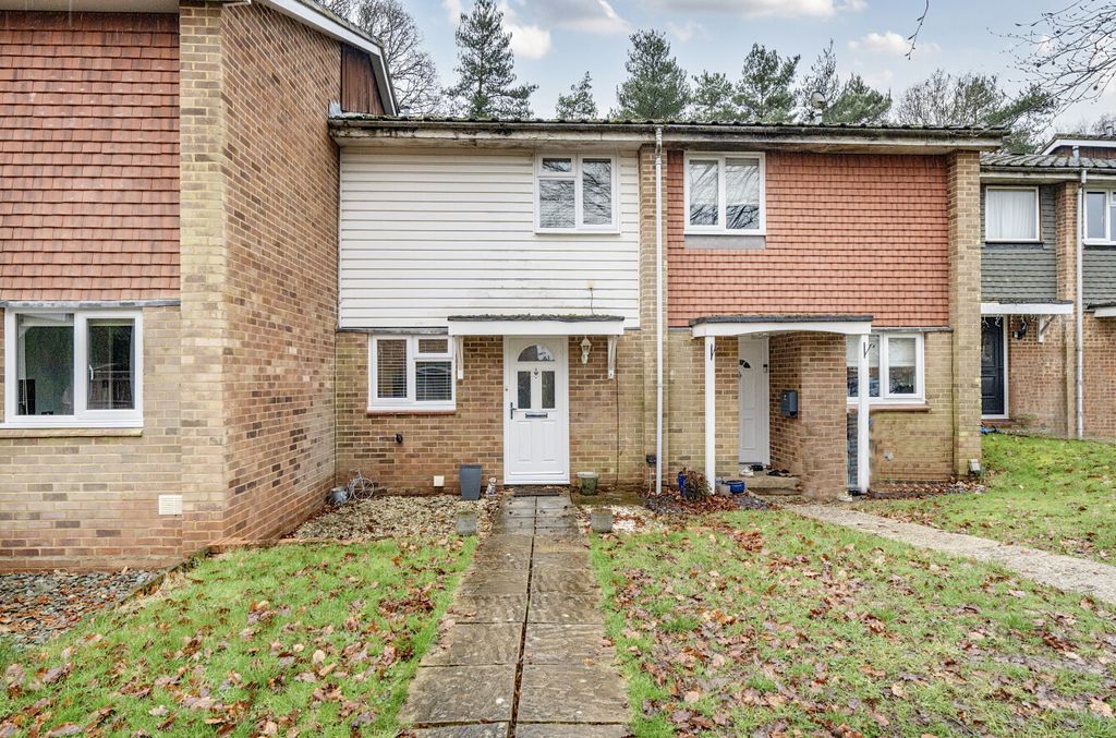 Property photo 1 of 19 1408228-14-698631...