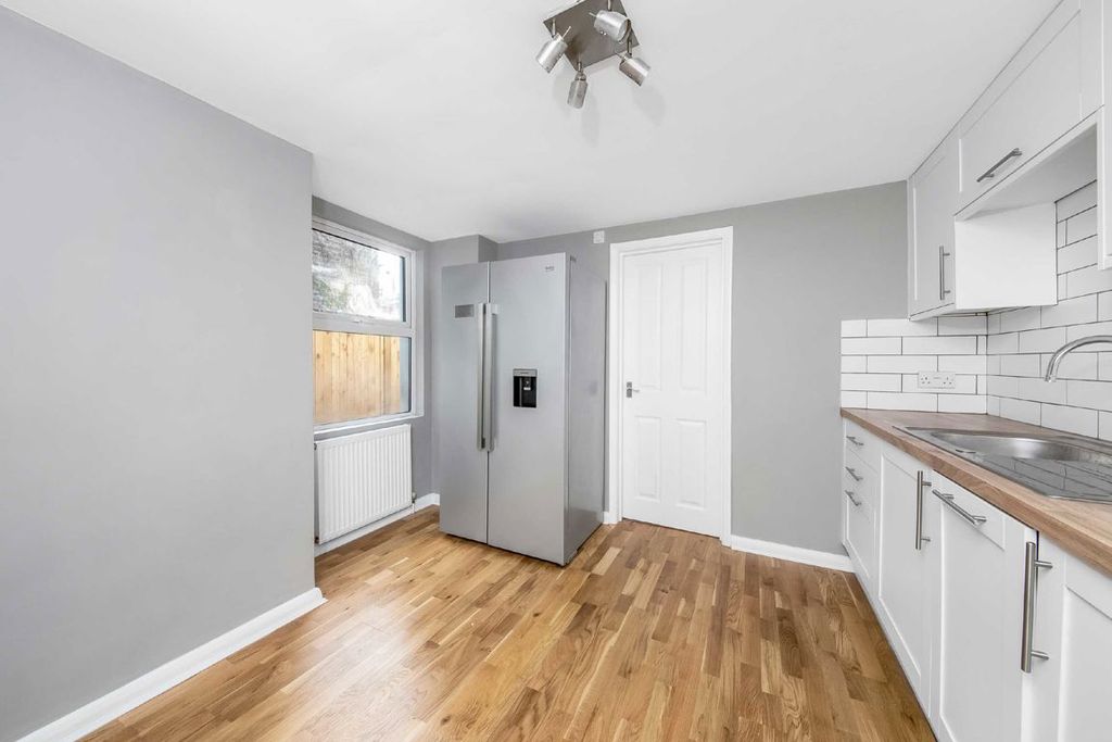 Property photo 2 of 5