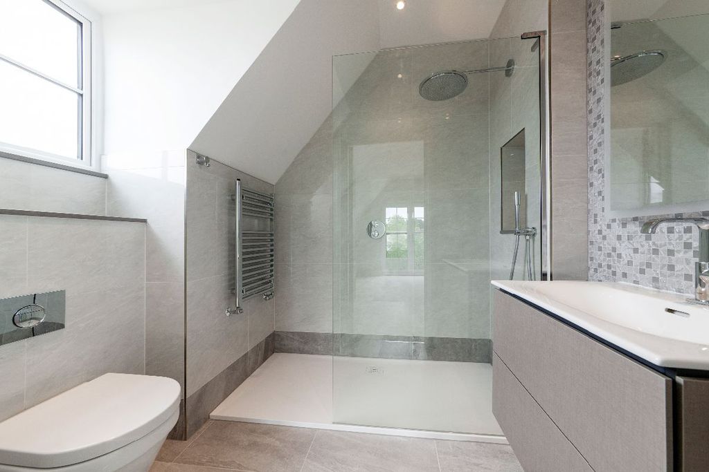 Additional image 7 of 3 bed flat for saleNew Road, Esher KT10