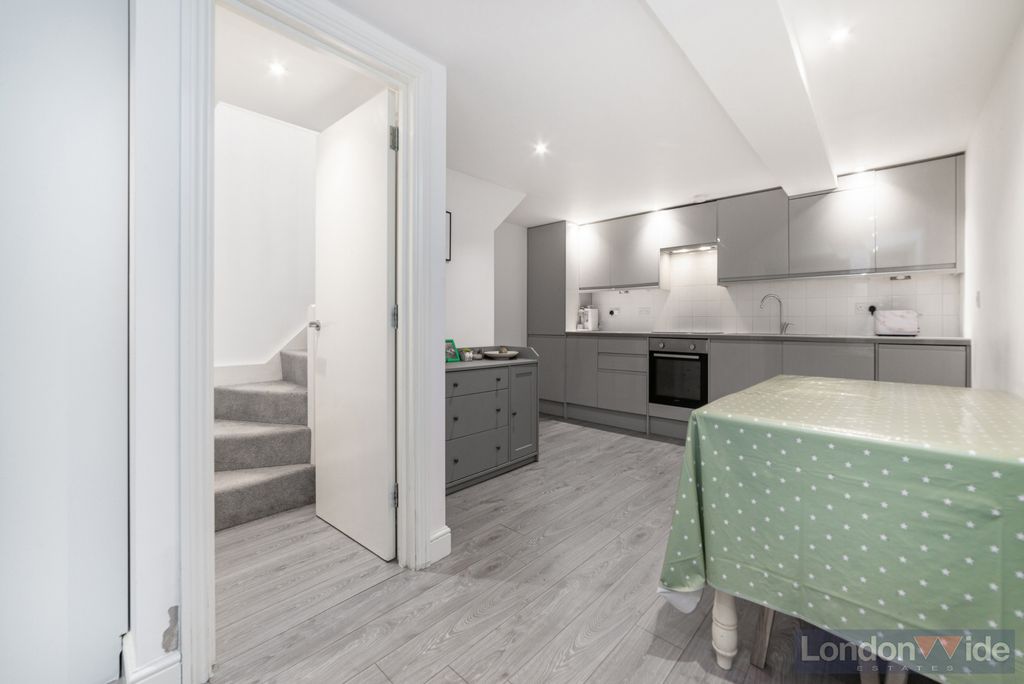 Property photo 2 of 10 Photo 7