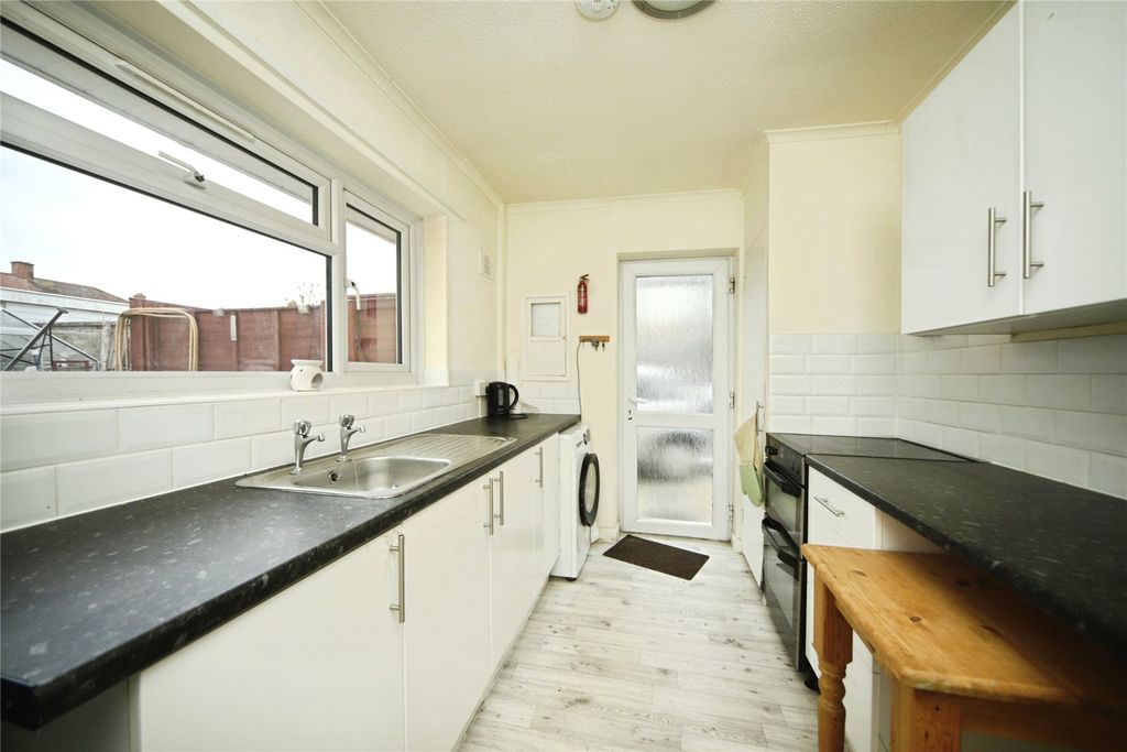 Property photo 2 of 15 Picture No. 13