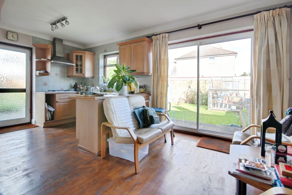 Property photo 3 of 13 Pbox-Img.Jpg