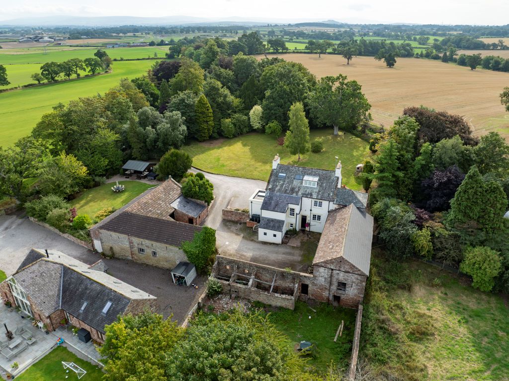 Property photo 3 of 11