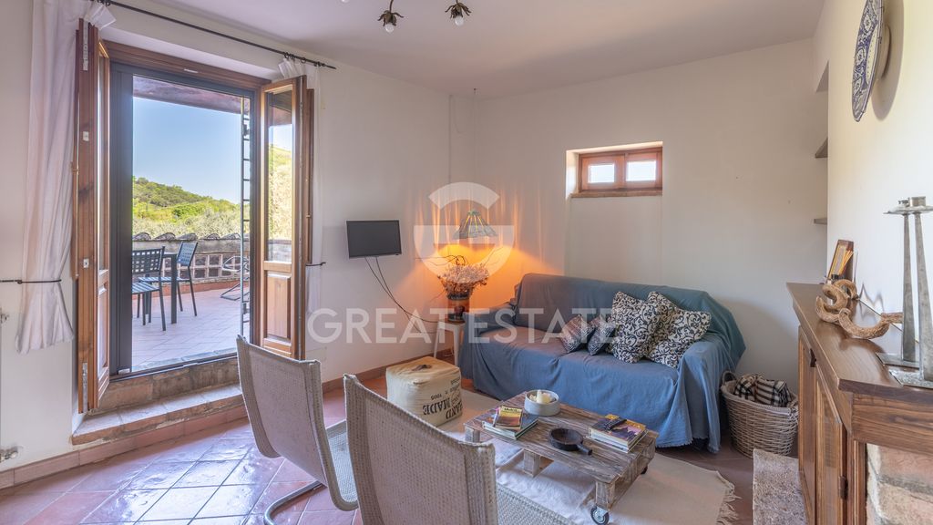 Property photo 2 of 29 Interiors