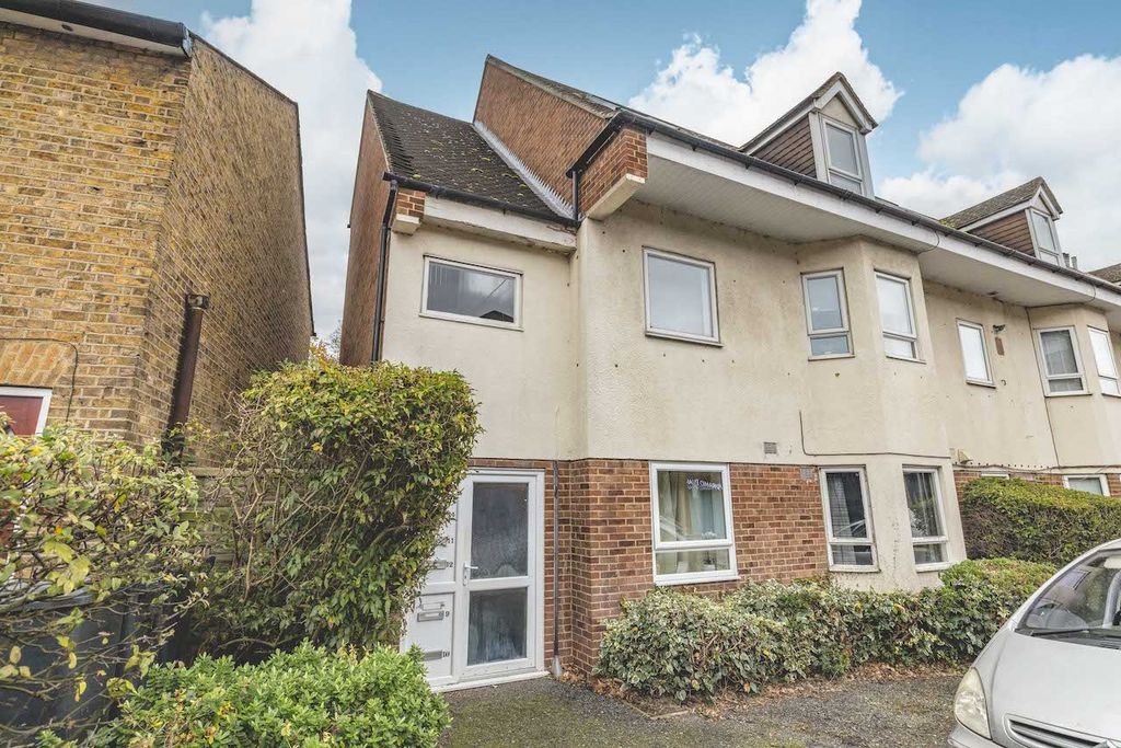 Property photo 2 of 8