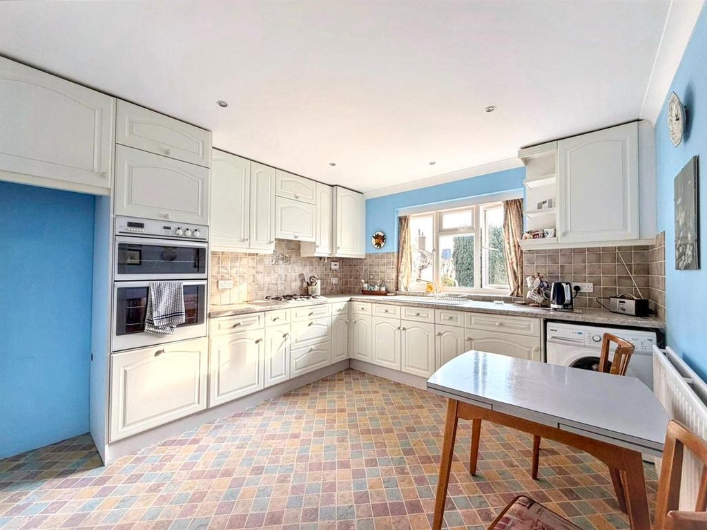 Property photo 3 of 28 Img-20260320-Wa0029.Jpg