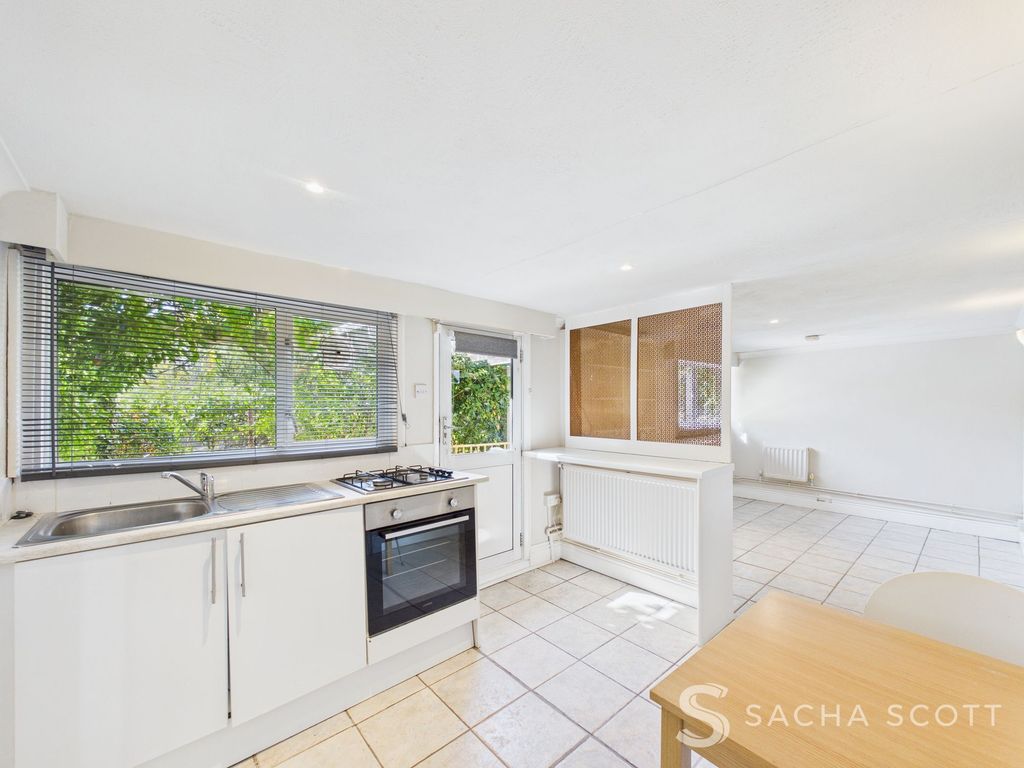 Property photo 2 of 11 Kitchen / Breakfast Room