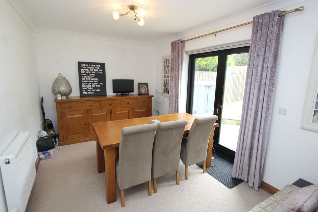 Property photo 3 of 25