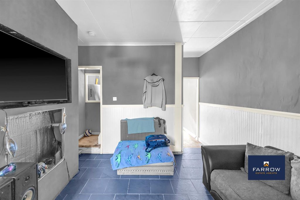 Property photo 2 of 16 Living Room