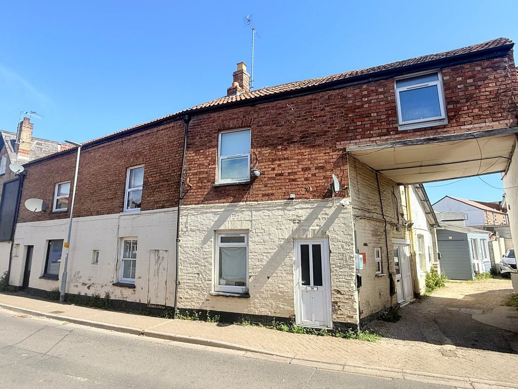 Property photo 1 of 6