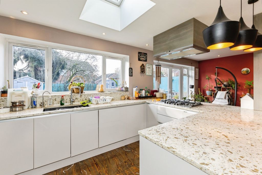 Property photo 2 of 32